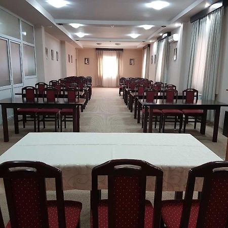 Hotel Feniks Pozarevac Ngoại thất bức ảnh