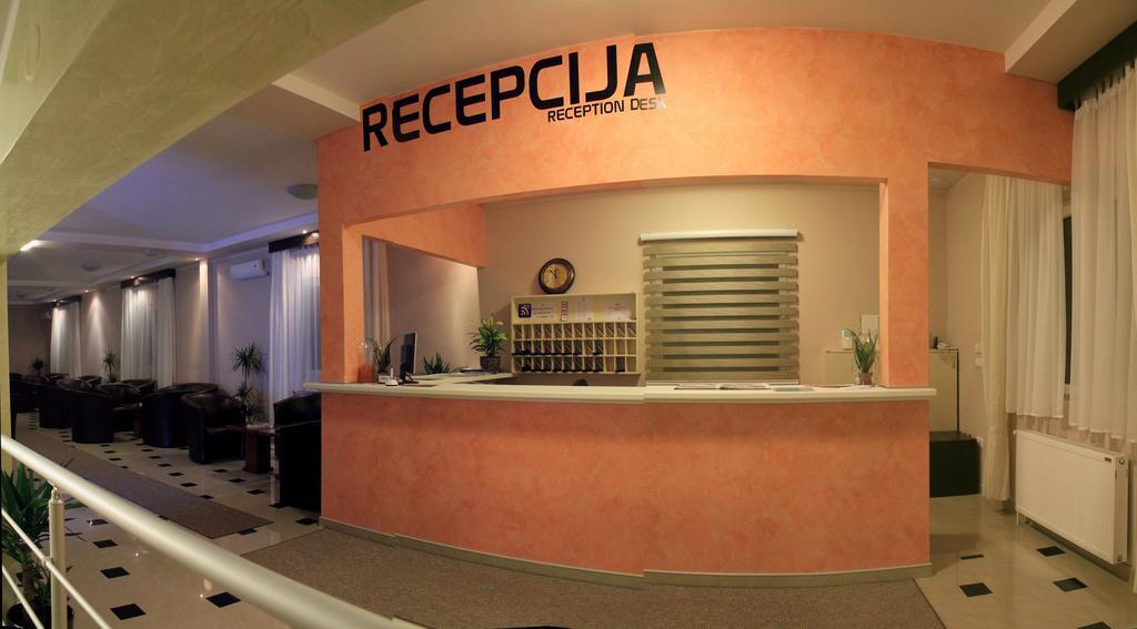Hotel Feniks Pozarevac Ngoại thất bức ảnh