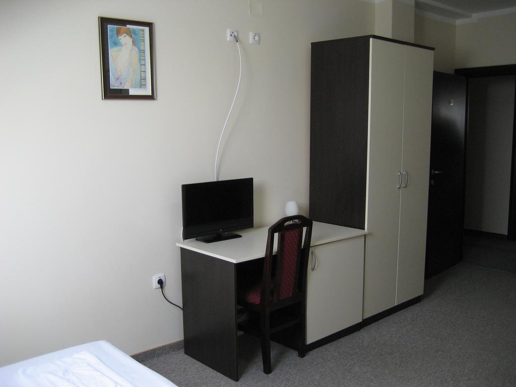 Hotel Feniks Pozarevac Ngoại thất bức ảnh