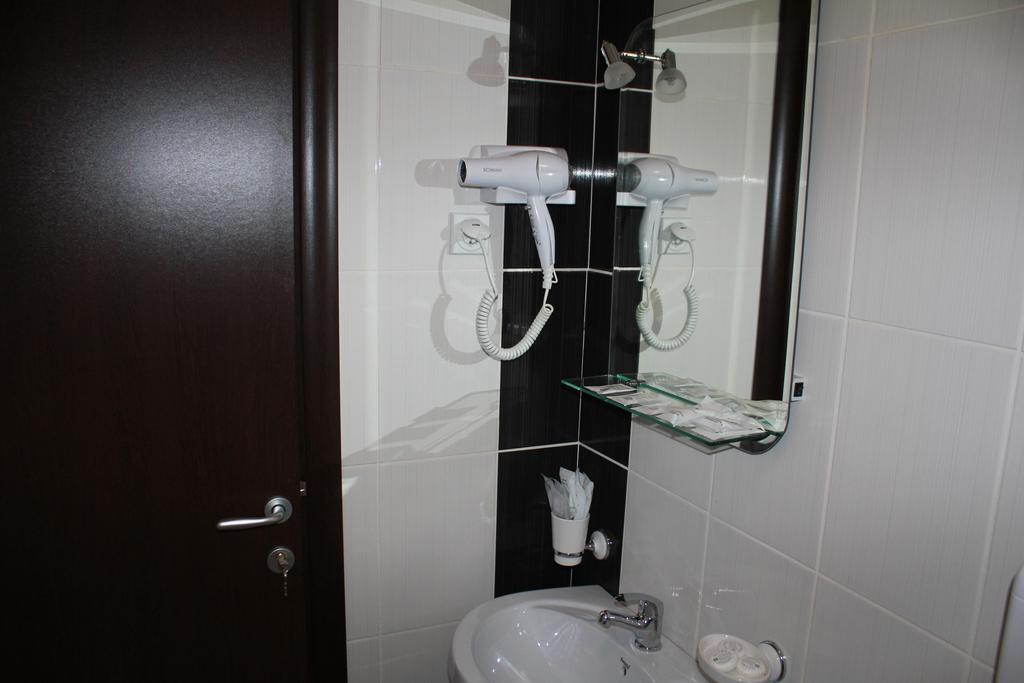 Hotel Feniks Pozarevac Ngoại thất bức ảnh