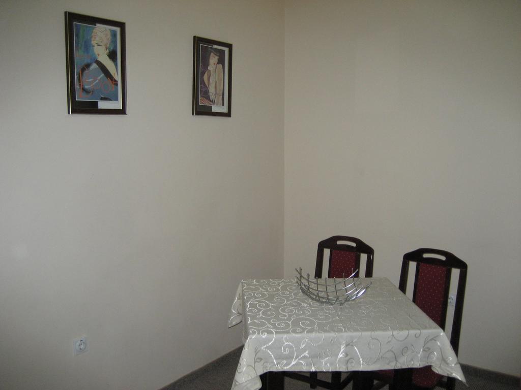 Hotel Feniks Pozarevac Ngoại thất bức ảnh